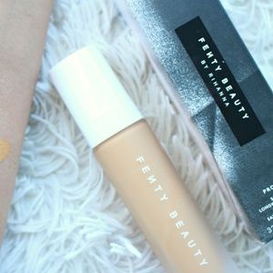 💓S O L D 💓🎆210 FENTY FOUNDATION🎆